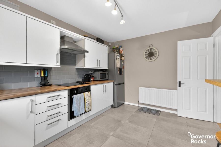 106 Towerview Crescent