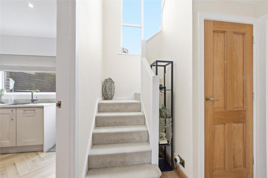 4 Alexandra Gardens