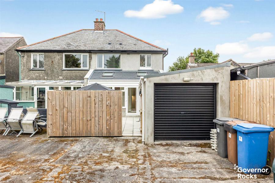 86 Moat Street