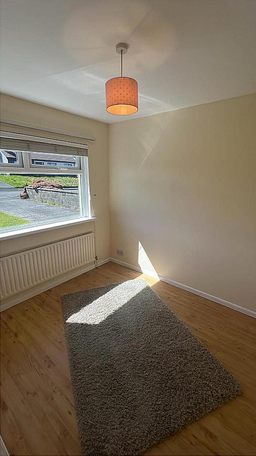 23 Seafield Park South