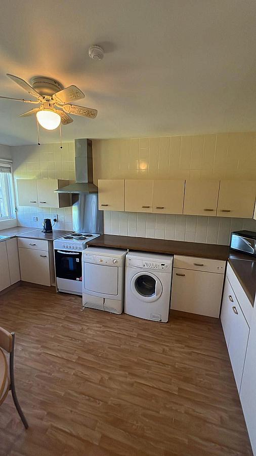 23 Seafield Park South