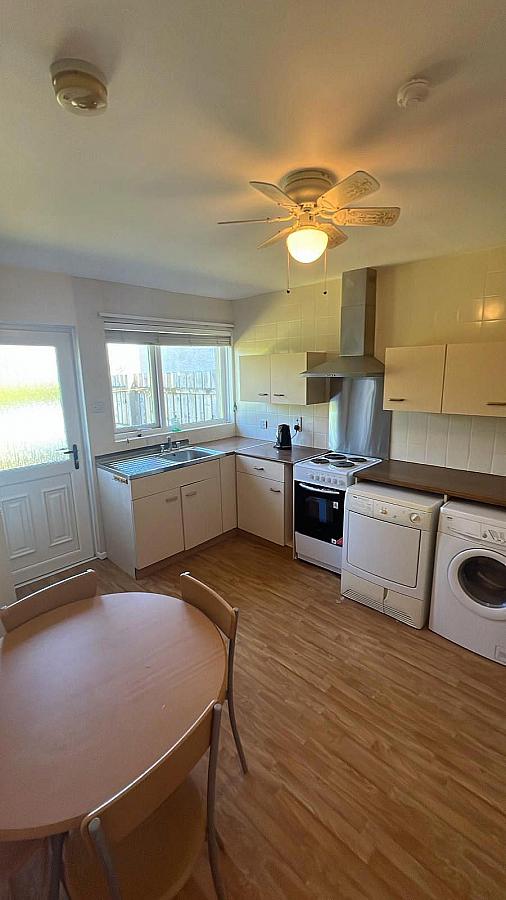 23 Seafield Park South