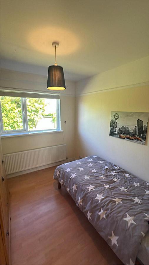 23 Seafield Park South