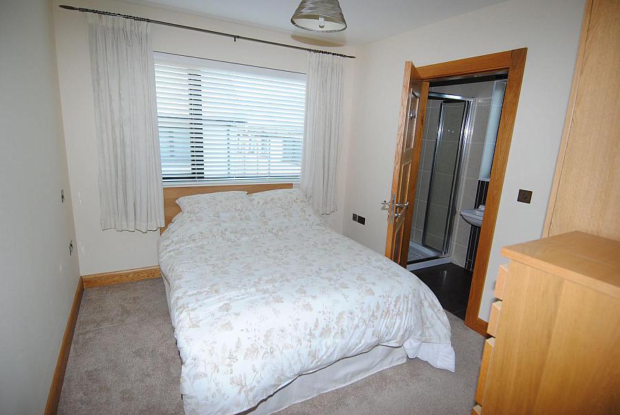 Apt 8 Barview House