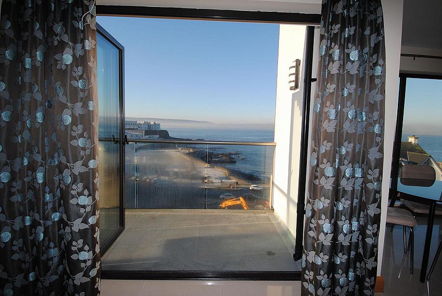 Apt 8 Barview House