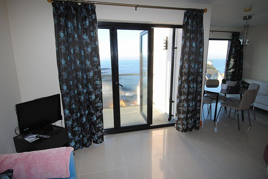 Apt 8 Barview House