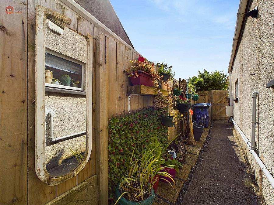 11 Flowerfield Road