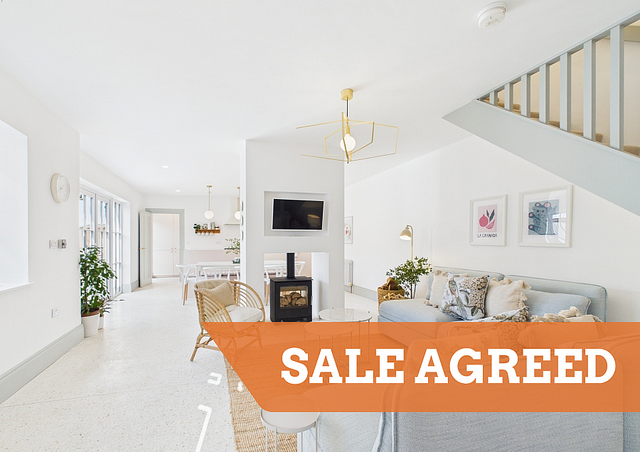 Rose Cottage 11 Eglinton Street,portrush, BT56 8DJ