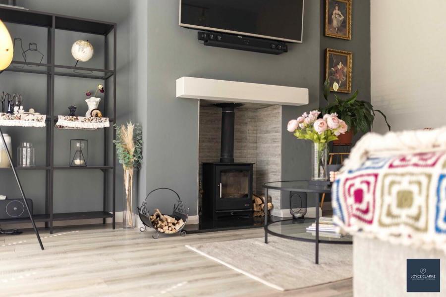 4 Broomhill Manor