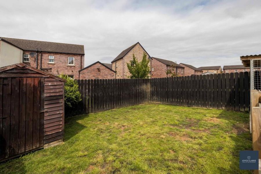 16 Moyraverty Close