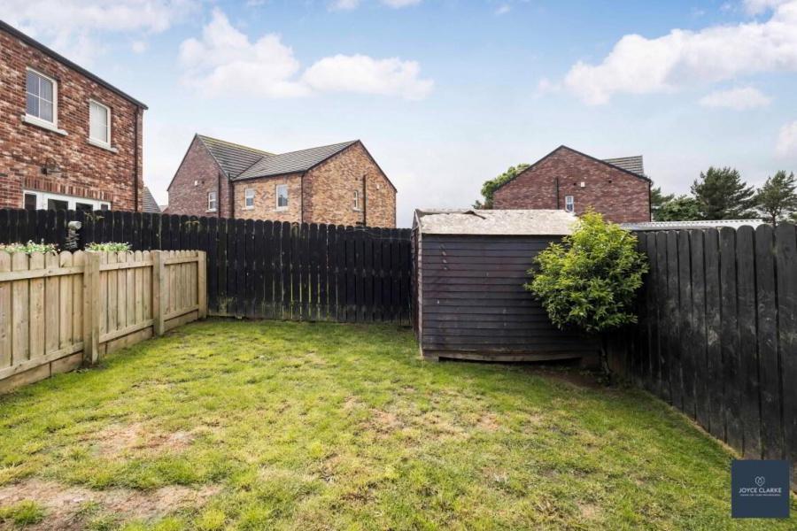 16 Moyraverty Close