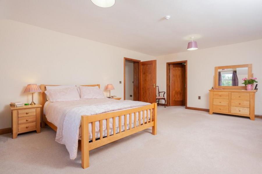 Old Oaks, 14b Moira Road