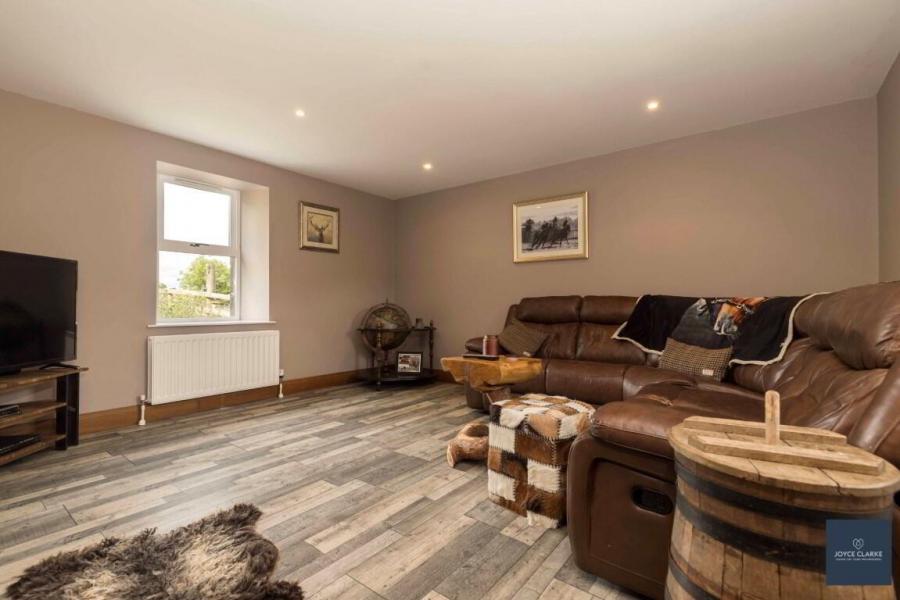 25b Magheralone Road