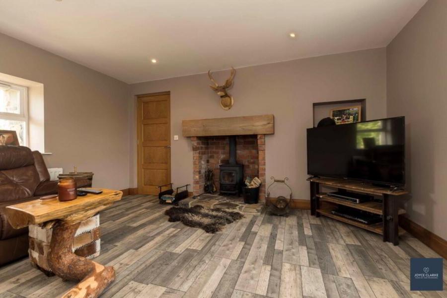 25b Magheralone Road