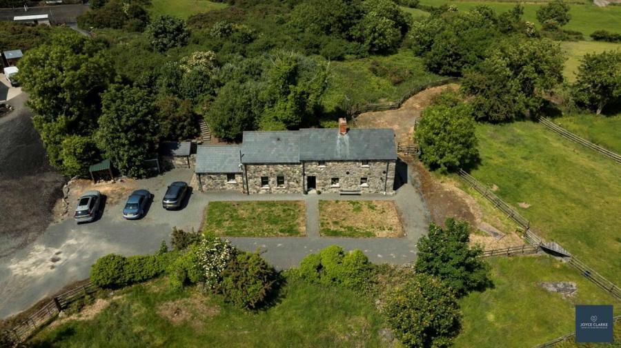 25b Magheralone Road