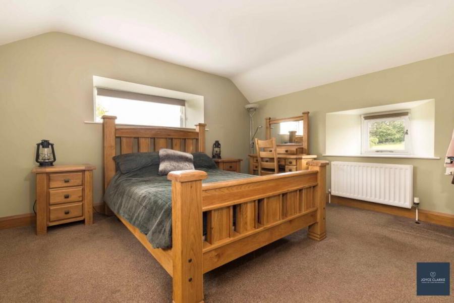 25b Magheralone Road
