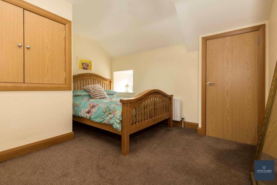 25b Magheralone Road