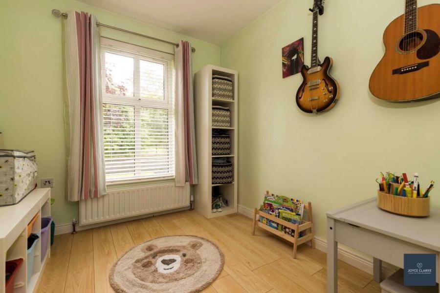 9 Annesborough Mews