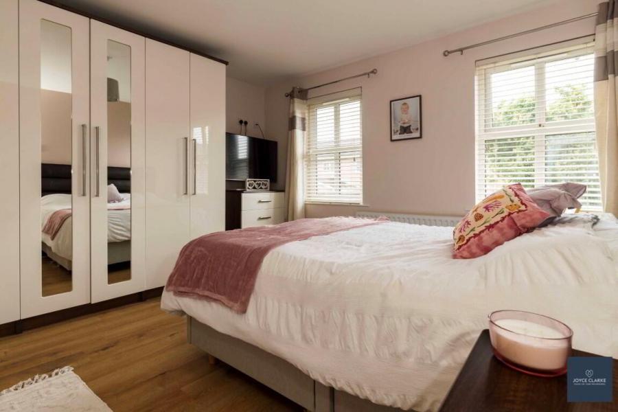 9 Annesborough Mews