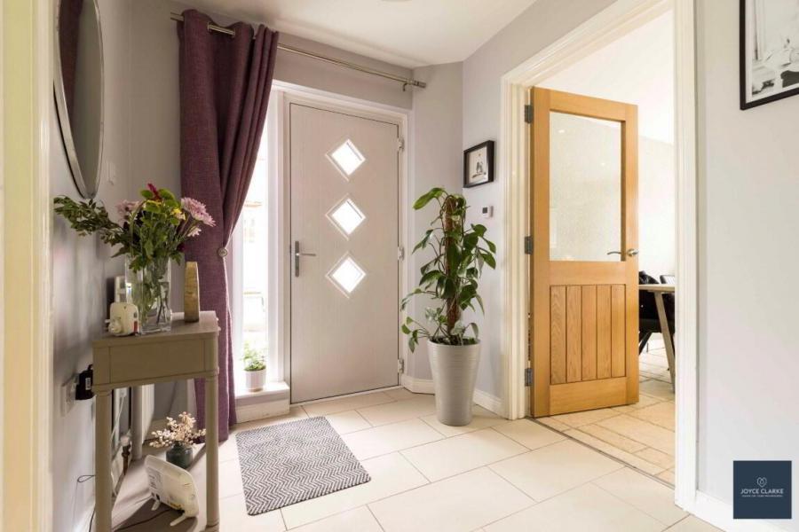 9 Annesborough Mews