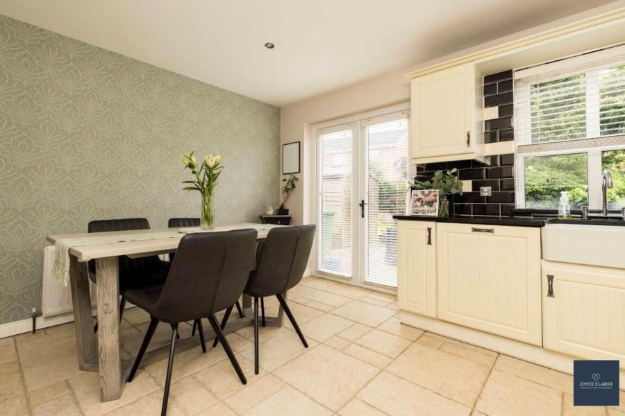 9 Annesborough Mews