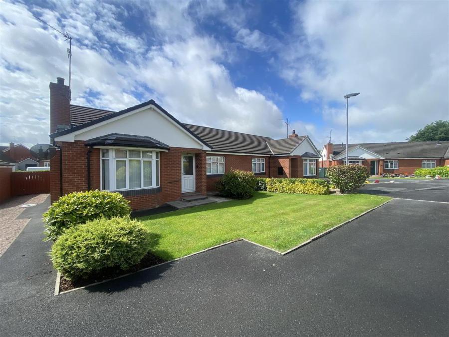 4 Inglewood Manor