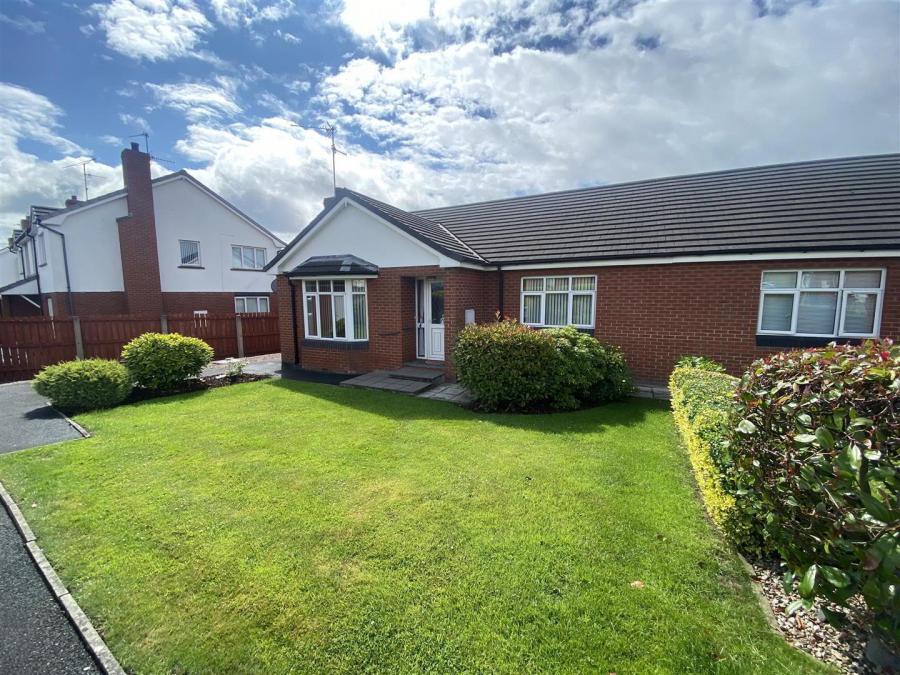 4 Inglewood Manor