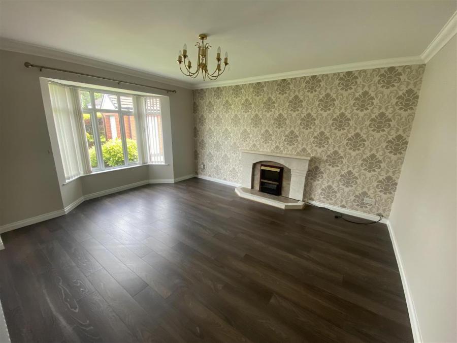 4 Inglewood Manor