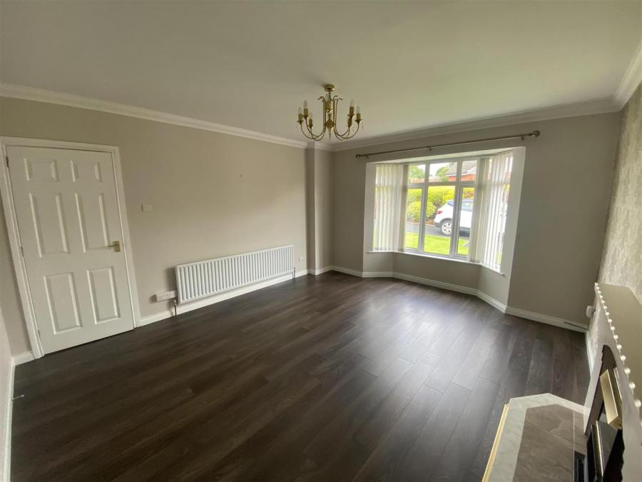 4 Inglewood Manor