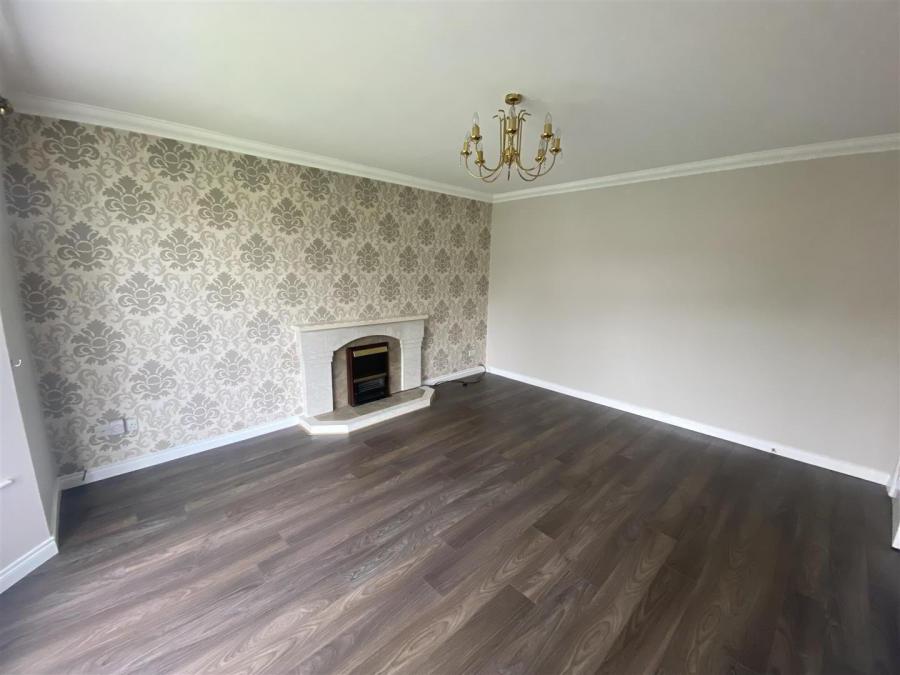 4 Inglewood Manor