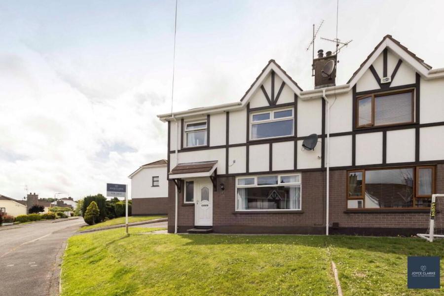 40 Angela Crescent