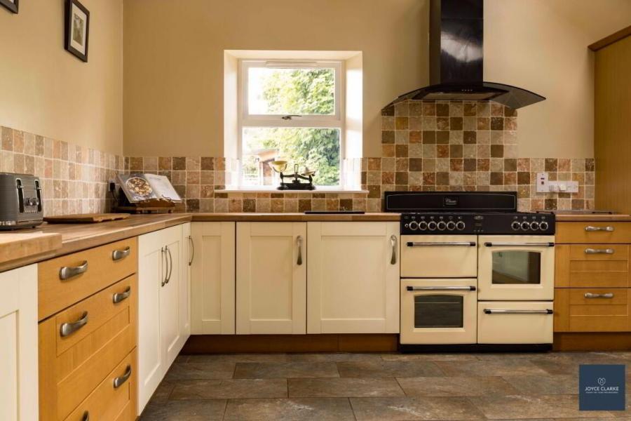 25b, Magheralone Road