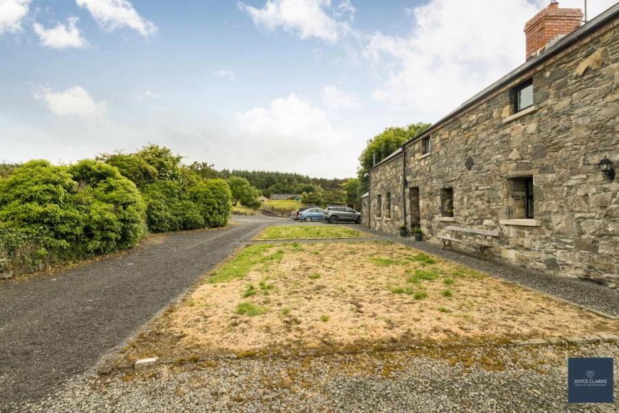 25b, Magheralone Road