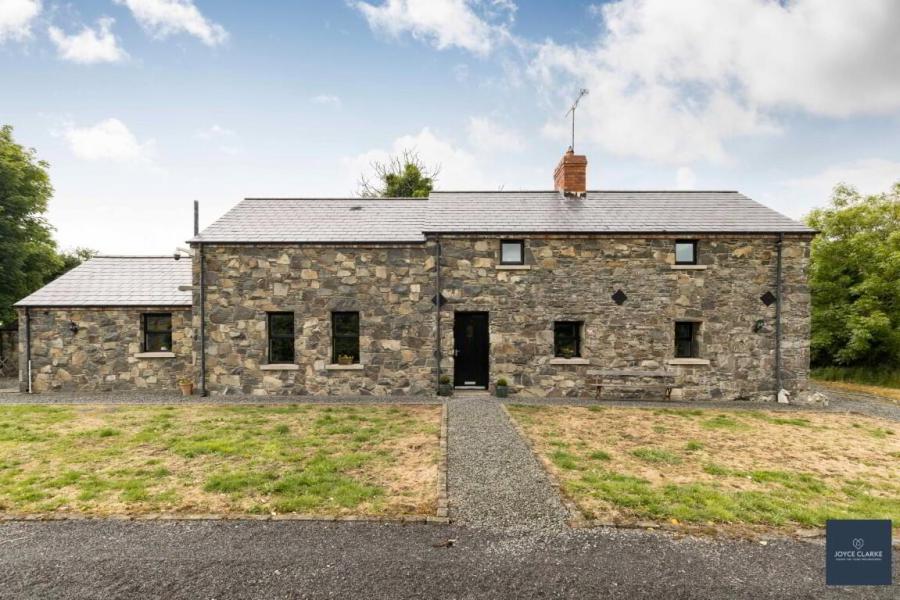25b, Magheralone Road