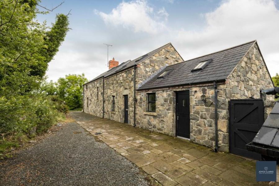 25b, Magheralone Road