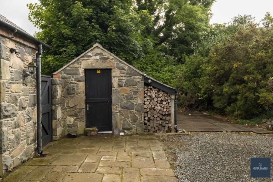 25b, Magheralone Road