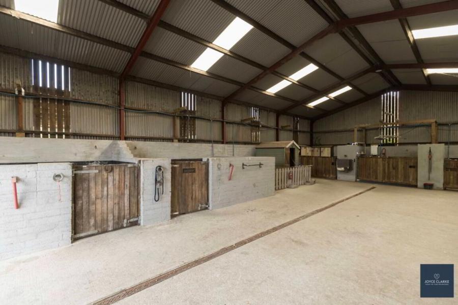 25b, Magheralone Road
