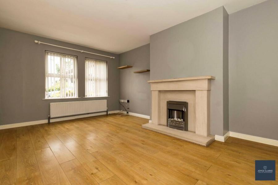 40 Strawhill Manor