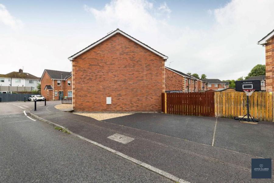 13 Bridgeford Meadows