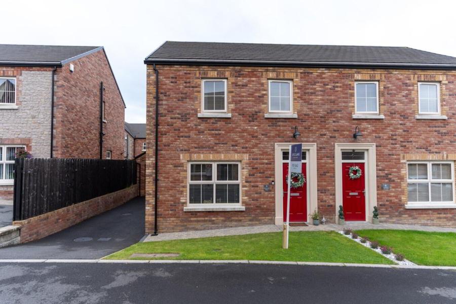 6 Moyraverty Mews