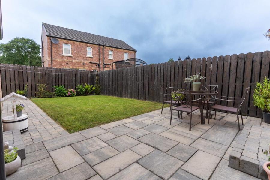 6 Moyraverty Mews