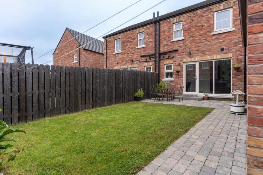 6 Moyraverty Mews