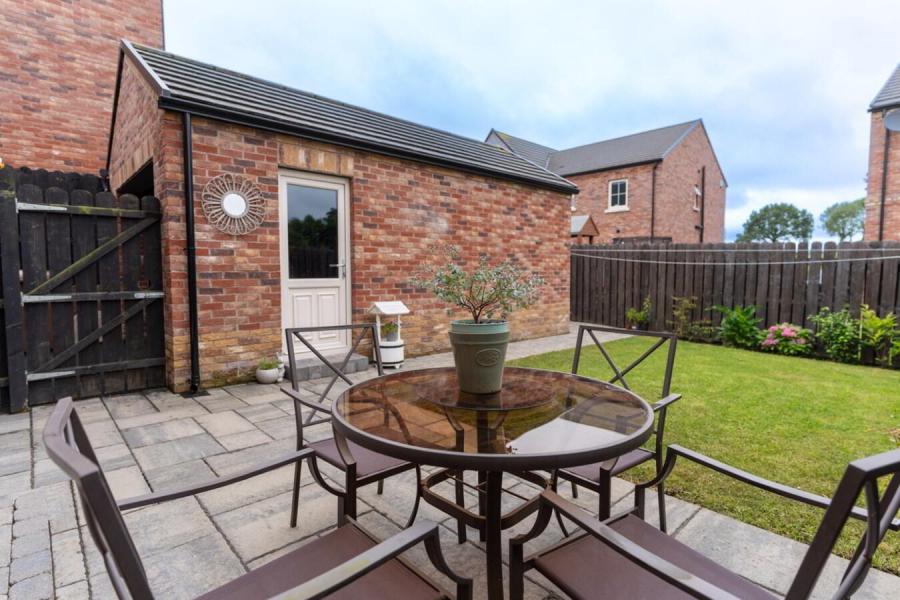 6 Moyraverty Mews