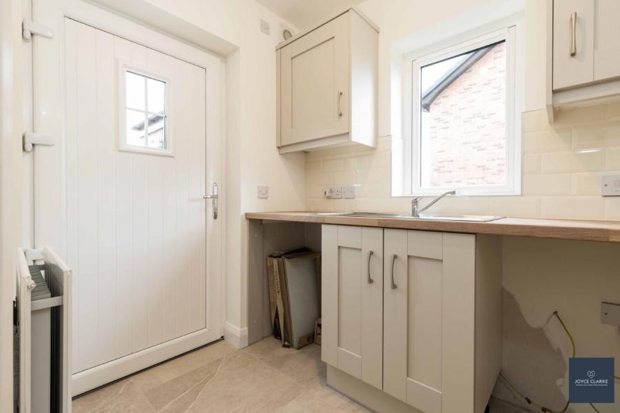 2, Clover Heights (includes Garden Room )