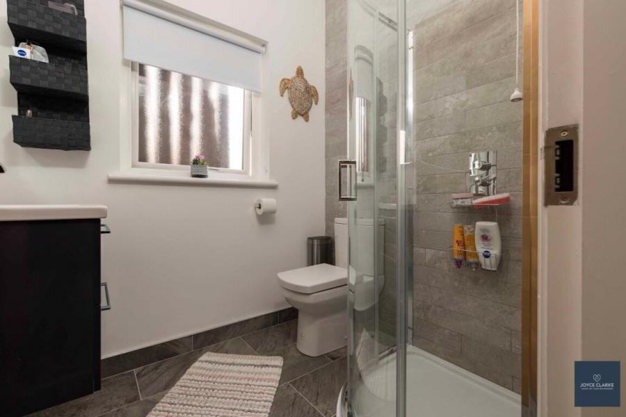 12 Ashgrove Road