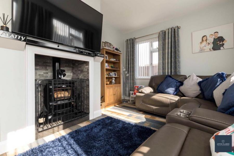 12 Ashgrove Road