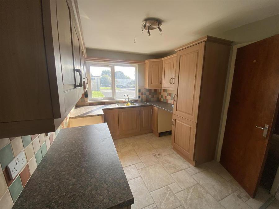 213 Parkmore