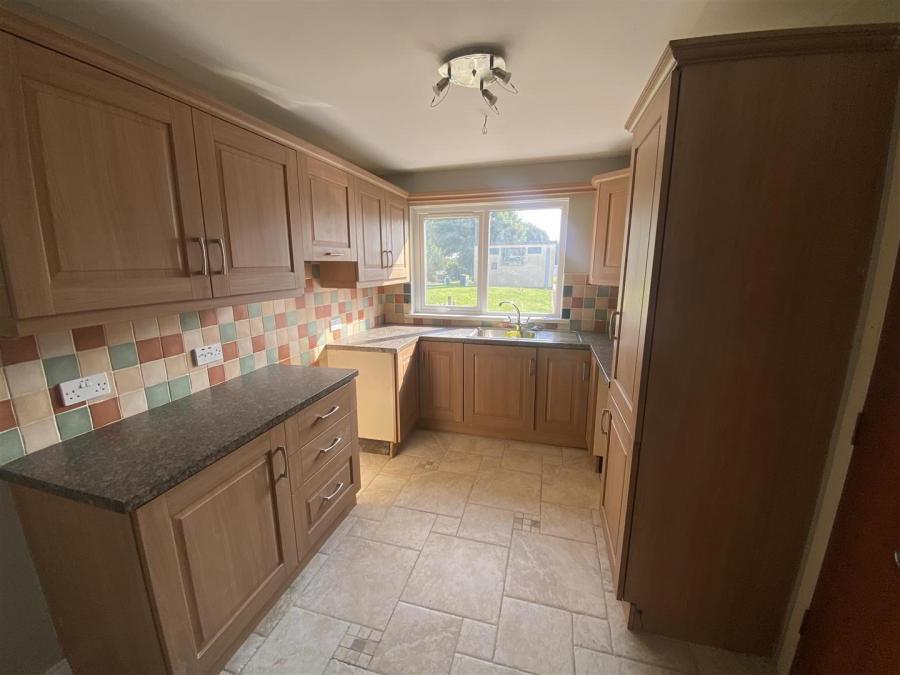 213 Parkmore