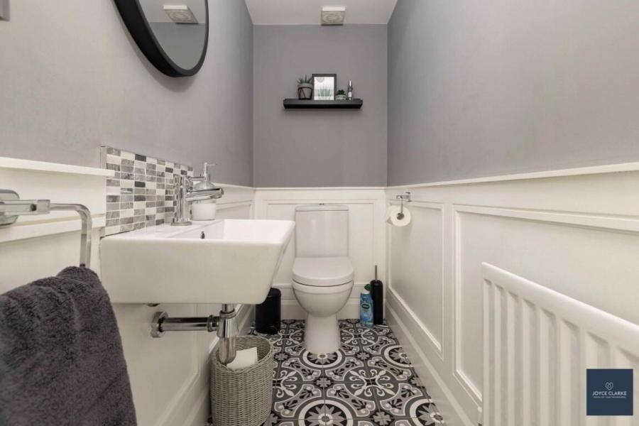 10 Laurelvale Grove