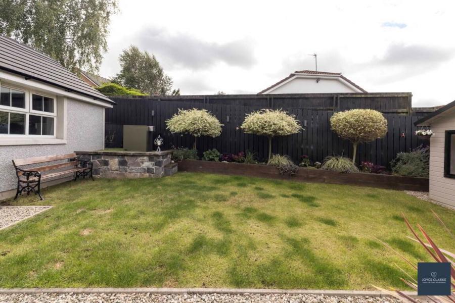 10 Laurelvale Grove